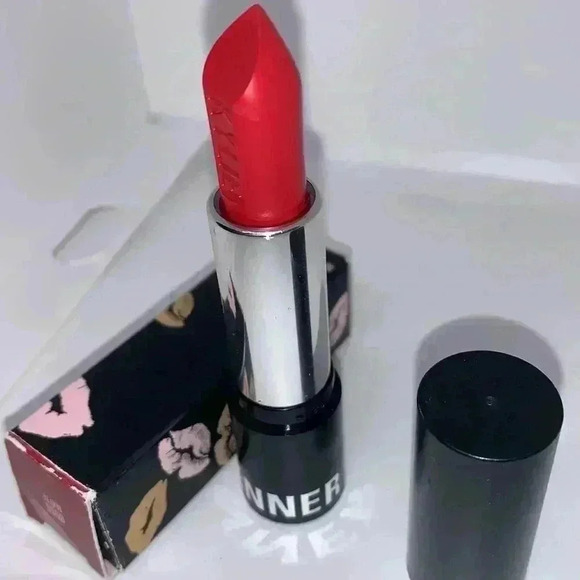 Kylie Jenner Boss Matte Lipstick - Picture 2 of 12